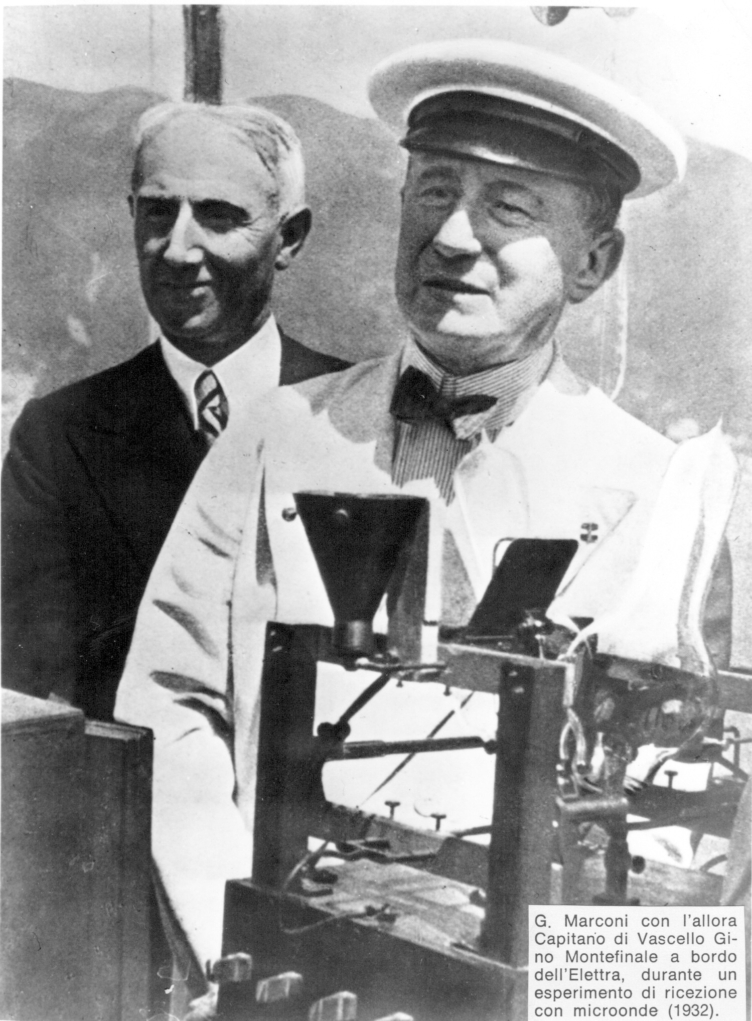 Gino Montefinale con Guglielmo Marconi, a bordo dell'Elettra (1932)